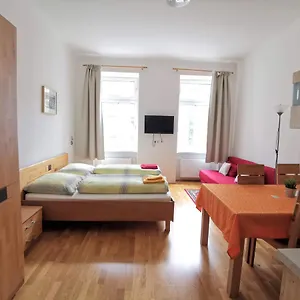 Apartment Hellwagstrasse, Vienna